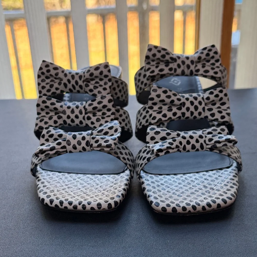 Katy Perry Collections Black and White Bow Sandals Size 9/9.5 (estimated) - Picture 2 of 6